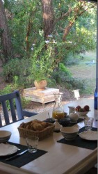 Petit dejeuner sur la terrasse